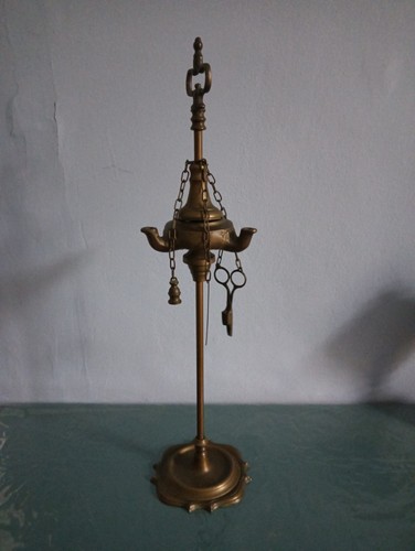 Antica lucerna lampada - ad, olio